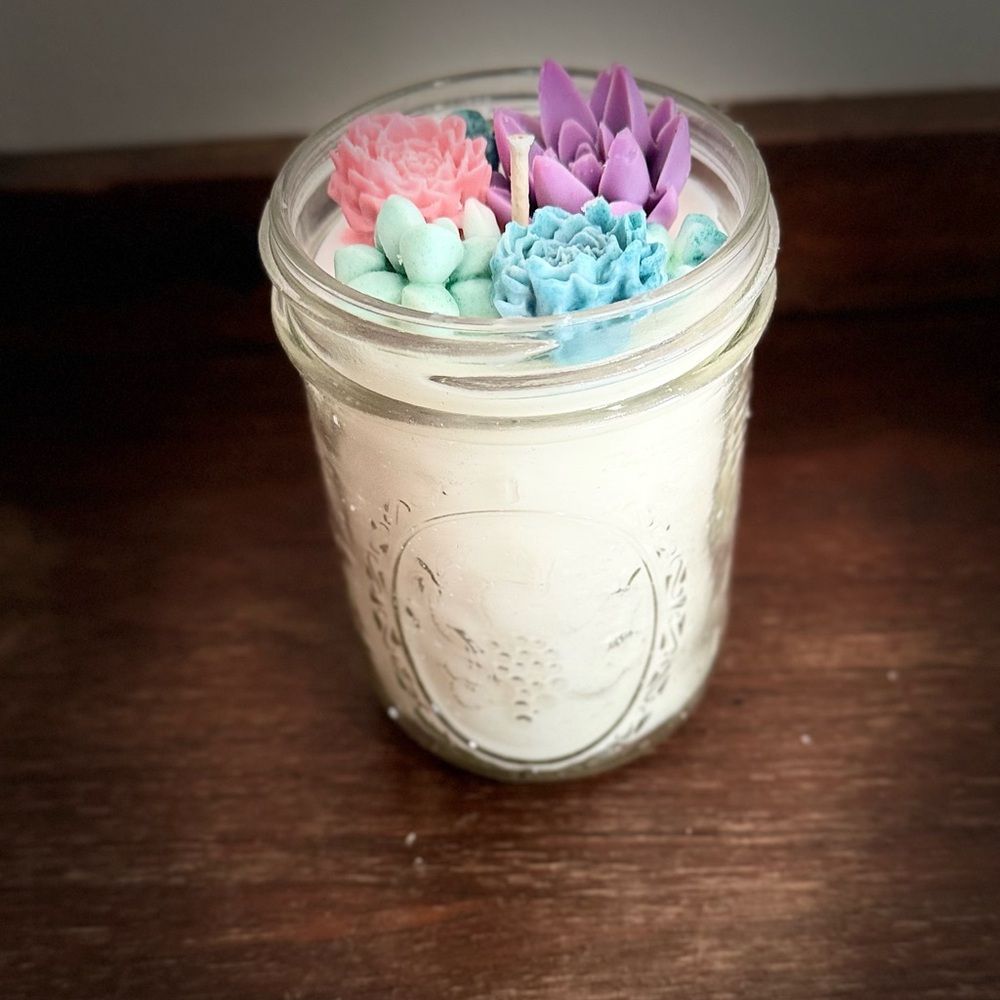Hand Made Luxury Soy Candle - - Picture 3 of 15